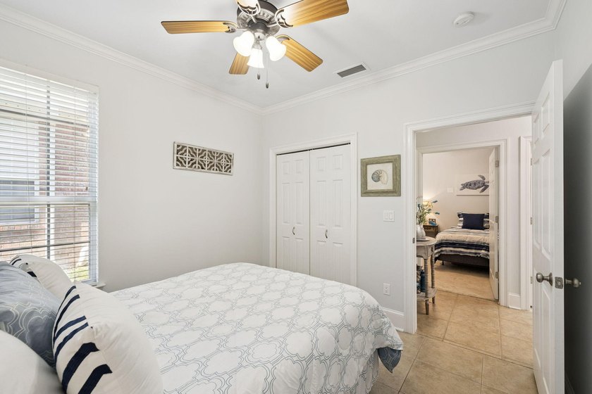 NEW HVAC! Diamond Lakes is the kind of Destin location that - photo 19