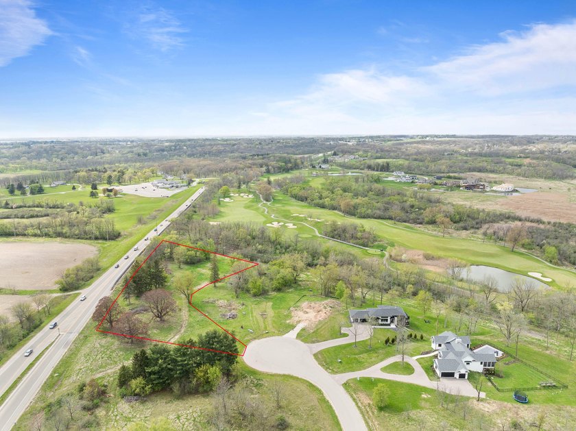 Large Lot and Perfect Location between Lake Geneva and Williams - photo 19
