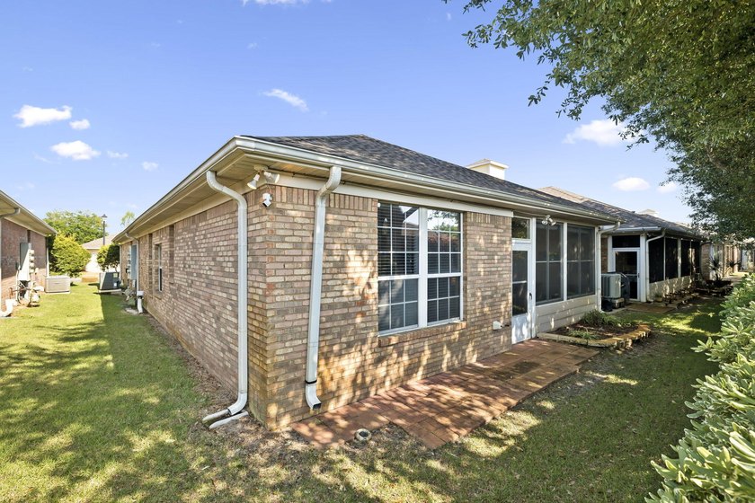 NEW HVAC! Diamond Lakes is the kind of Destin location that - photo 24