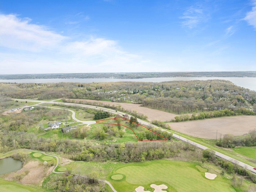 Large Lot and Perfect Location between Lake Geneva and Williams - photo 24