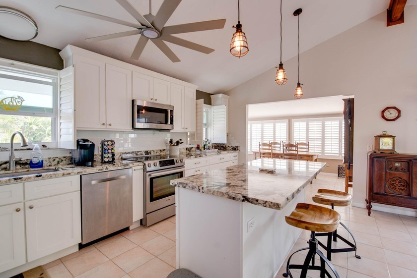 Oceanside canal-front home in the desirable Breezeswept Beach - photo 8