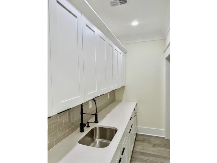 $10,000 in buyer's closing costs and prepaid and/or rate buy - photo 8