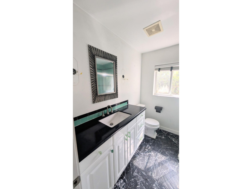 Great opportunity to own a 2-bedroom, 2-bath home in a highly - photo 13