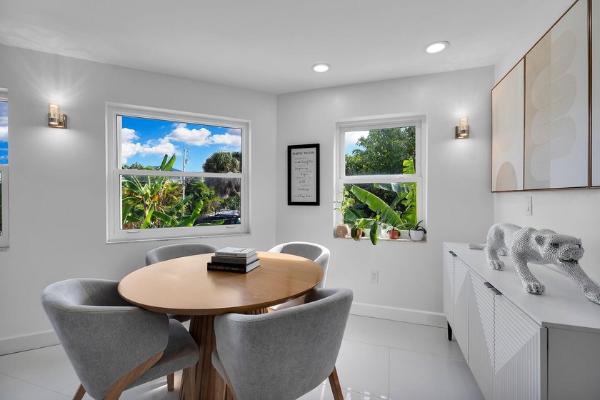 Extensively renovated CBS pool home in desirable Duck Key - photo 10