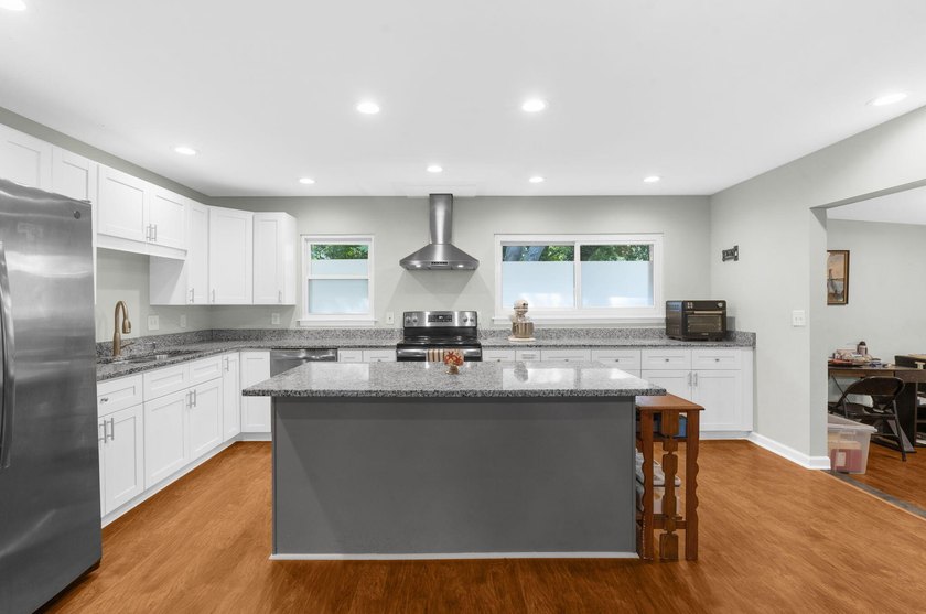 Welcome home to 1811 Manigault Place! Located inside 526 in West - photo 4
