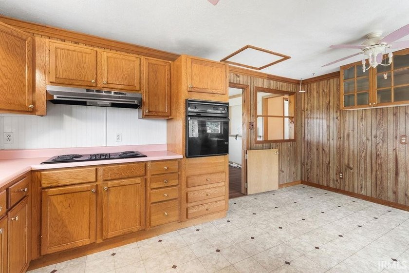 Situated on 1.28 acres in a country setting, this 3-bedroom - photo 8
