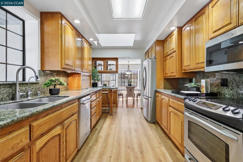 Welcome to the highly desirable Forest Hills neighborhood in - photo 11