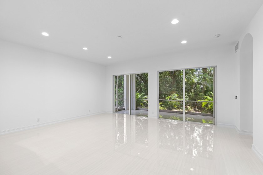 Rarely available first-floor villa in the highly sought-after - photo 17