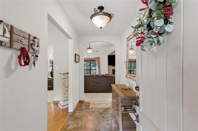 Welcome to one of the area's most desirable lakeside - photo 4