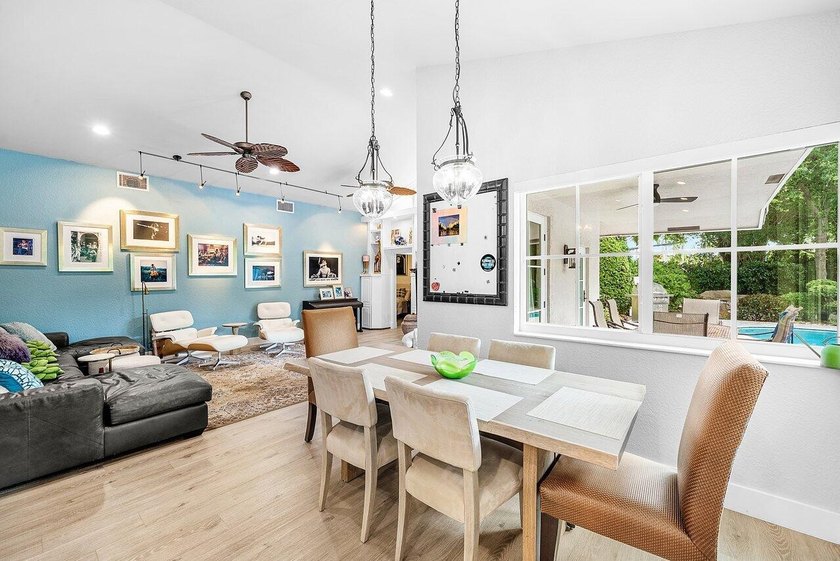 Stunning 4 BD 3 BA, beautifully renovated home on an oversized - photo 10