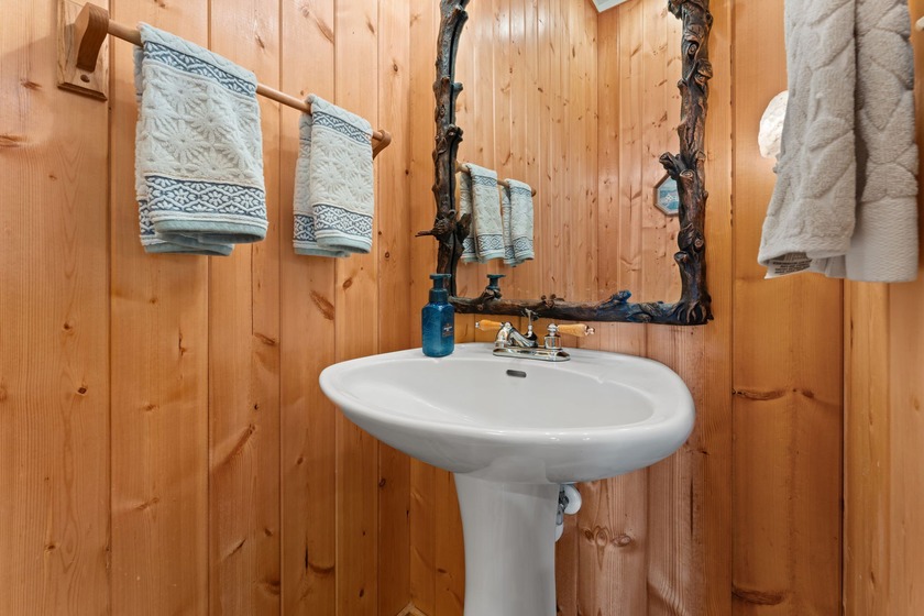 Perched in the desirable community of Mountain High, this - photo 17