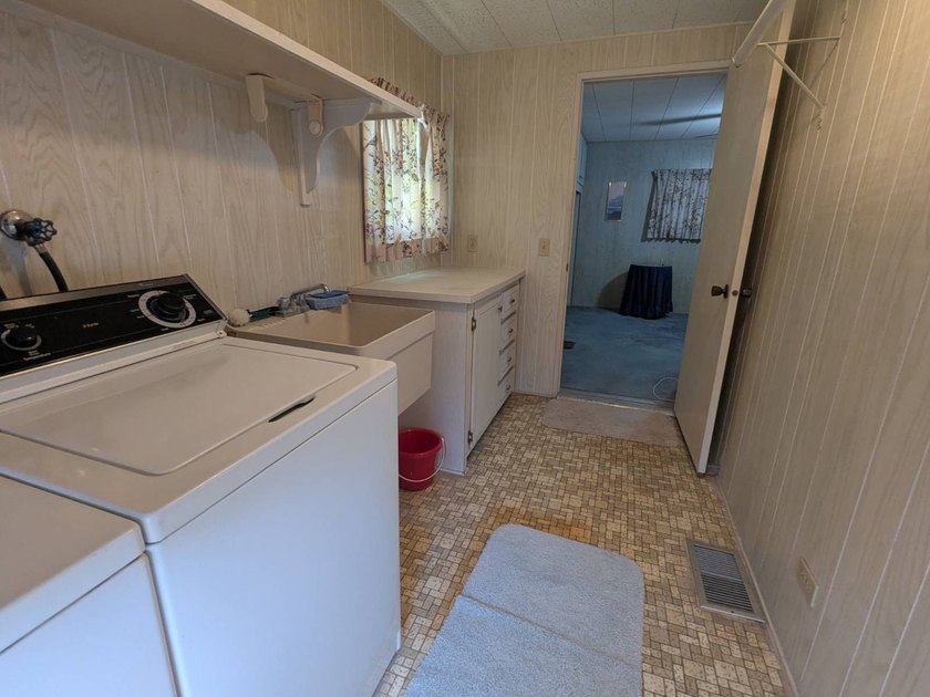 Welcome Home to this Lovely fully furnished and spacious 3 - photo 22