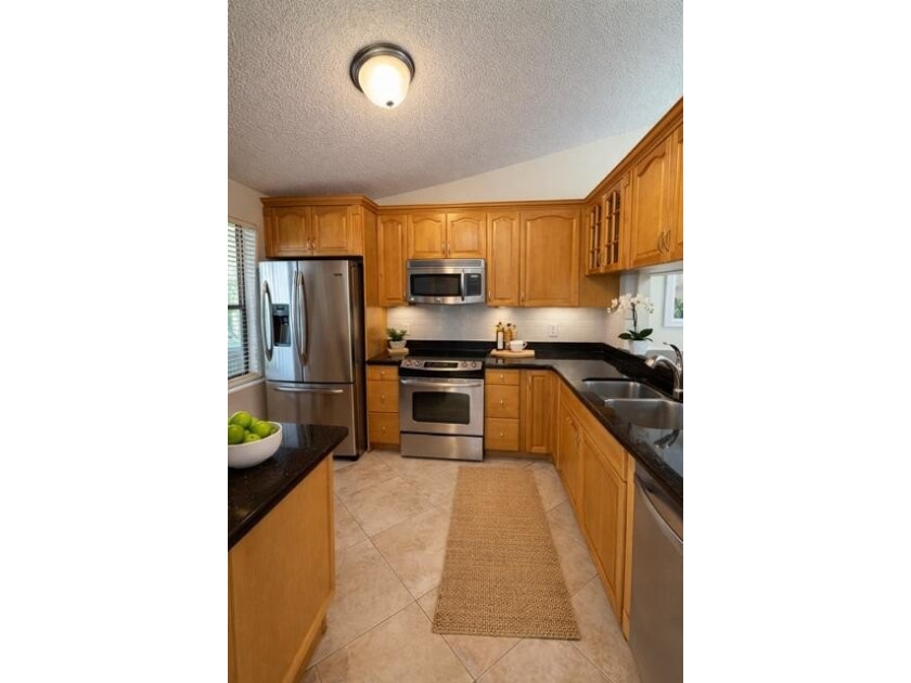 Beautiful all-ages condo in a prime central Boca Raton location - photo 5
