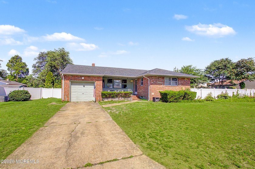 Opportunity awaits in the highly desirable Lake Riviera section - photo 4