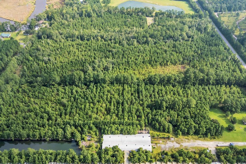 Welcome to Creekbend Road! Discover the perfect blend of peace - photo 6