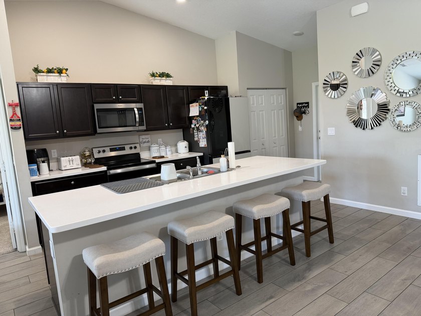 Do not miss out on this 4 beds 3 baths Home with NO HOA! This - photo 7