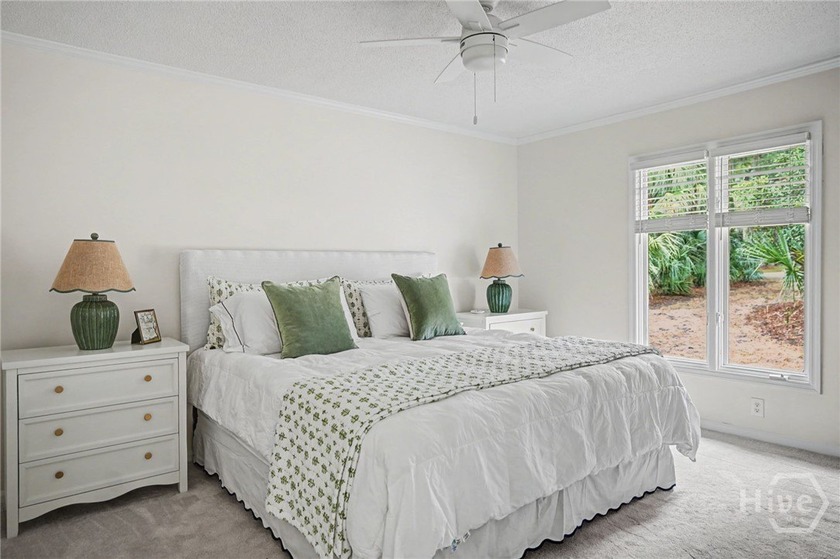 Move-in ready and beautifully renovated, this single-story - photo 18
