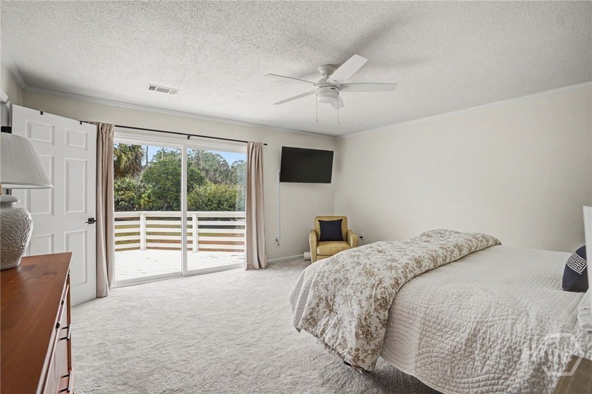 Move-in ready and beautifully renovated, this single-story - photo 19