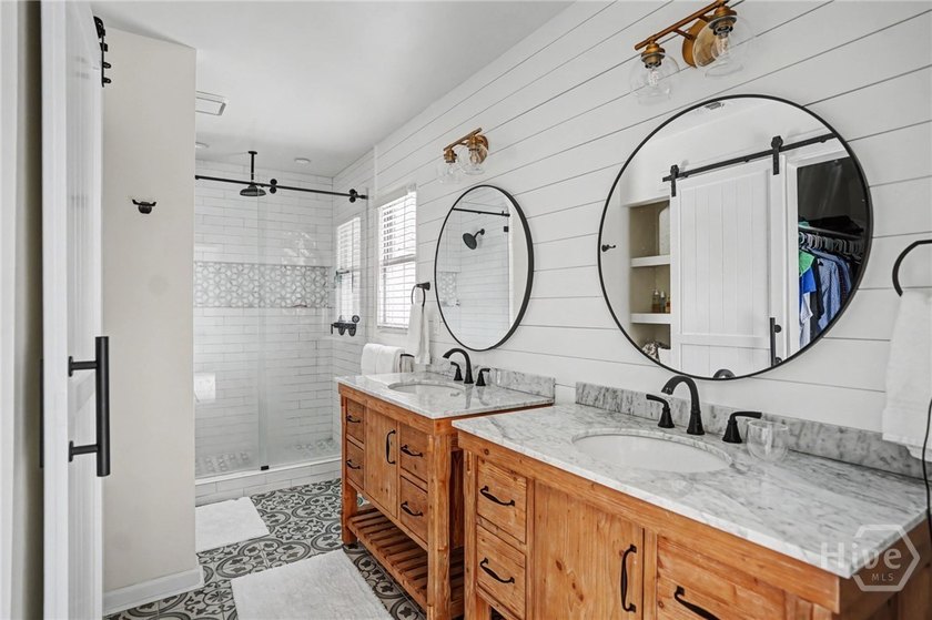 Move-in ready and beautifully renovated, this single-story - photo 22