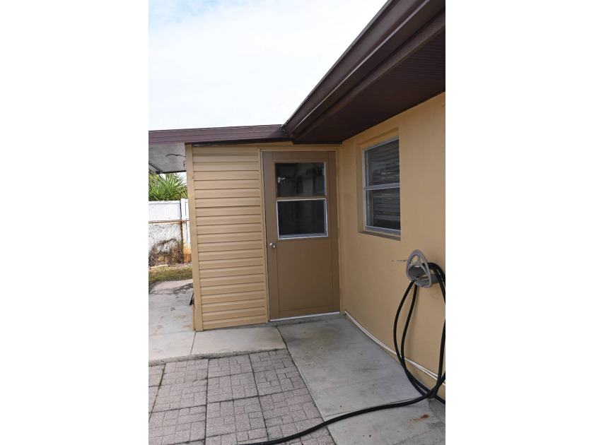 Welcome to this charming 3-bedroom, 2-bath single-family home - photo 22