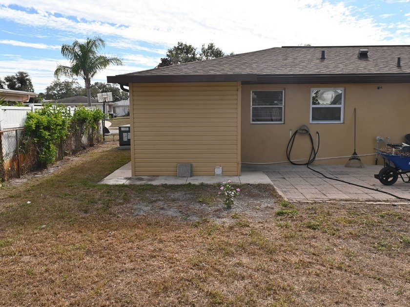 Welcome to this charming 3-bedroom, 2-bath single-family home - photo 25