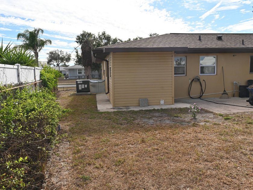 Welcome to this charming 3-bedroom, 2-bath single-family home - photo 26