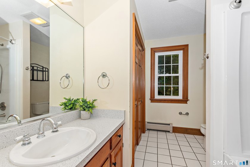 Welcome to this beautiful, private retreat at 15 Woodland Drive - photo 21