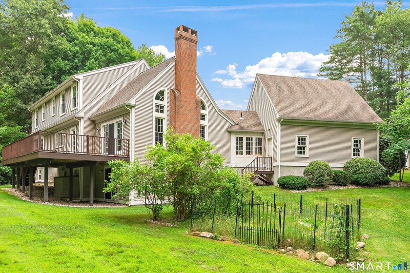 Welcome to this beautiful, private retreat at 15 Woodland Drive - photo 33