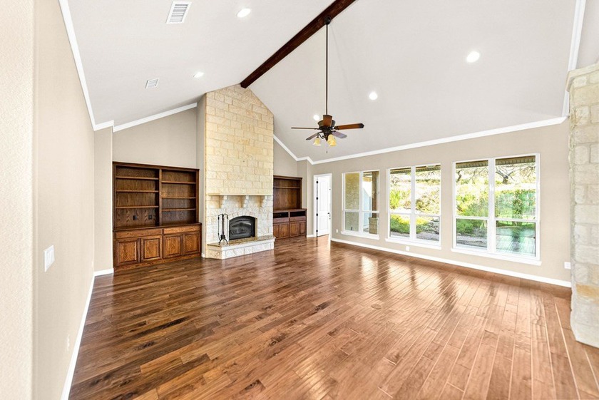 Nestled in the rolling hills of the Texas Hill Country, custom - photo 6