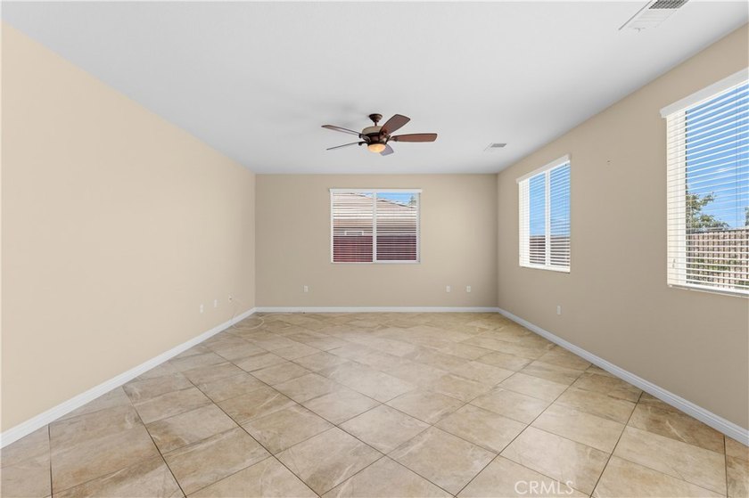 Beautifully maintained over 1800 sq home located in the 55+ - photo 24