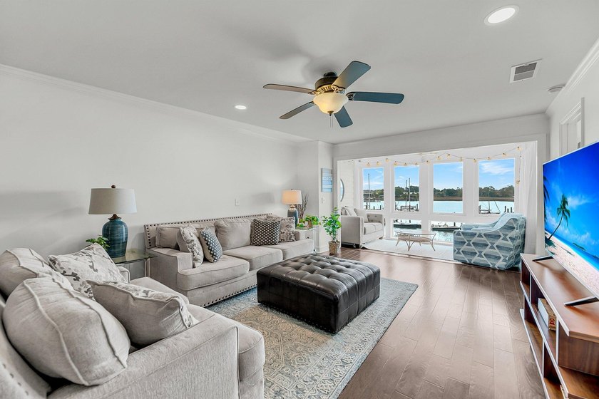 PENTHOUSE RIVER VIEWS | END UNIT | 3 BEDROOM FLAT CONDO | WALK - photo 10