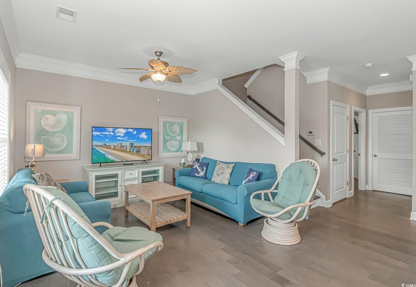 This very open and spacious 5-Bedroom, 5-Bath raised beach house - photo 5