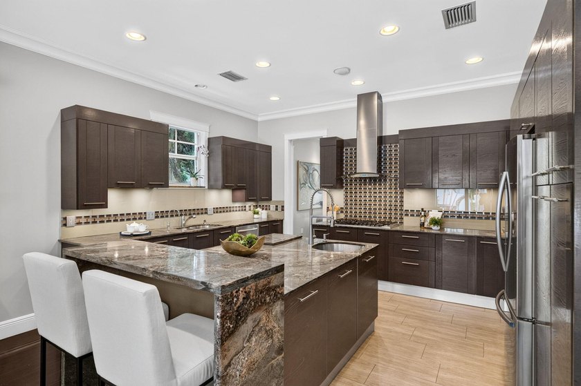 A truly rare opportunity in Lauderdale Harbors, this exceptional - photo 23