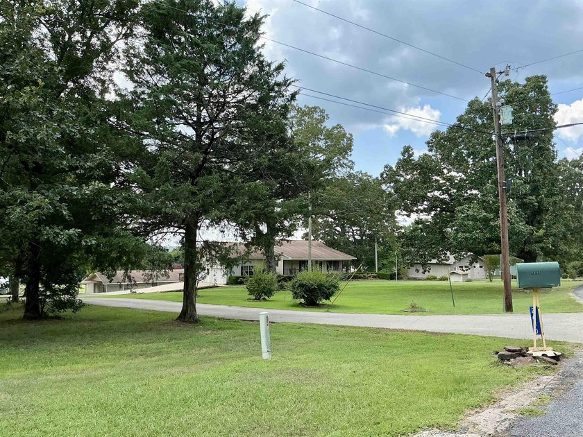 Beautiful Lakefront Country Home with Boat slip on 2.43 acres - photo 46