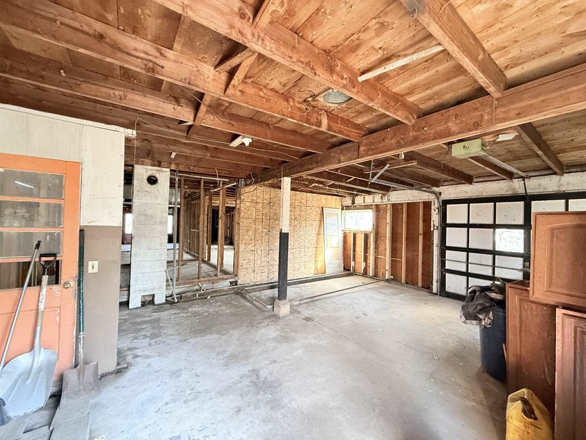 BACK ON THE MARKET! Tucked away on a quiet street in South - photo 4