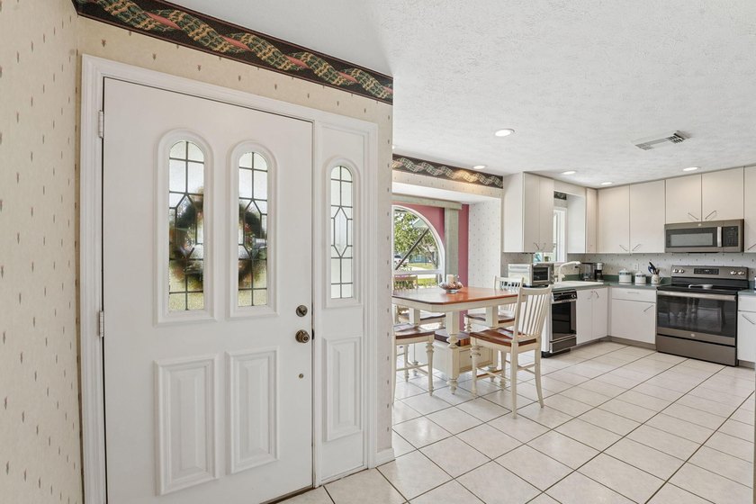 Welcome to 902 Egret Avenue in Fort Pierce! Tucked away on a - photo 5