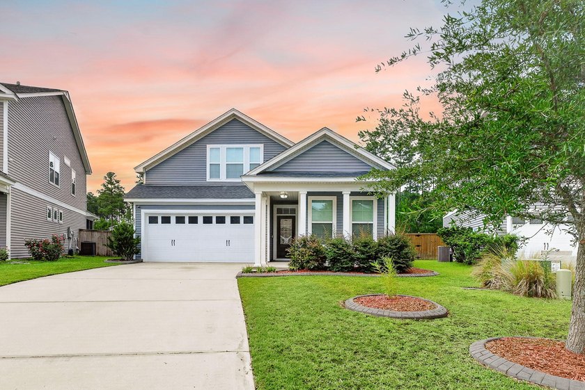 Welcome to 251 Palmetto Walk Drive, a beautifully maintained - photo 2