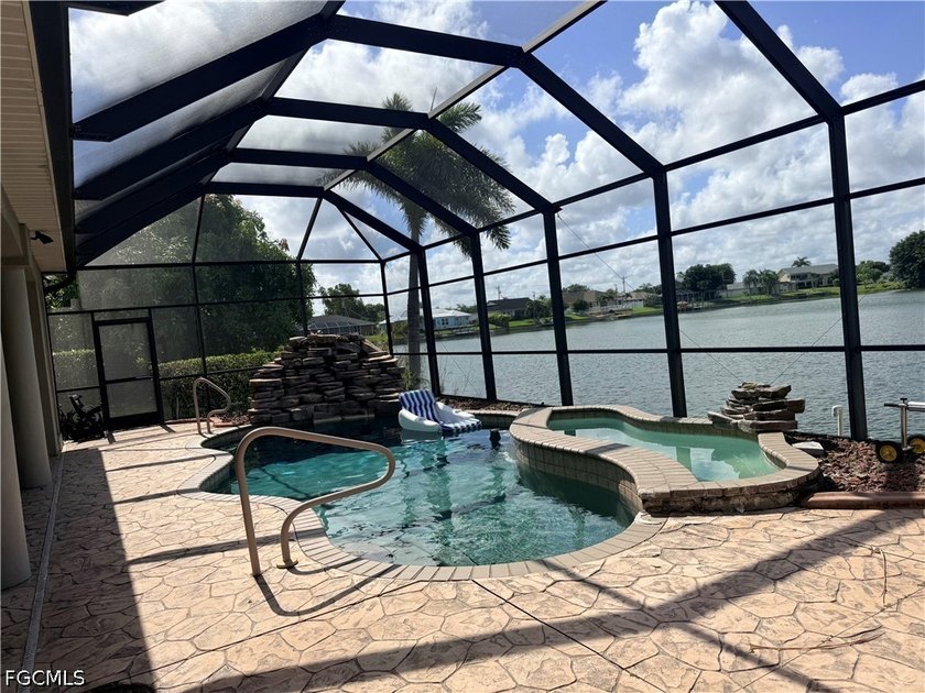 PRICE REDUCED! MOTIVATED SELLER! This beautiful house has - photo 6