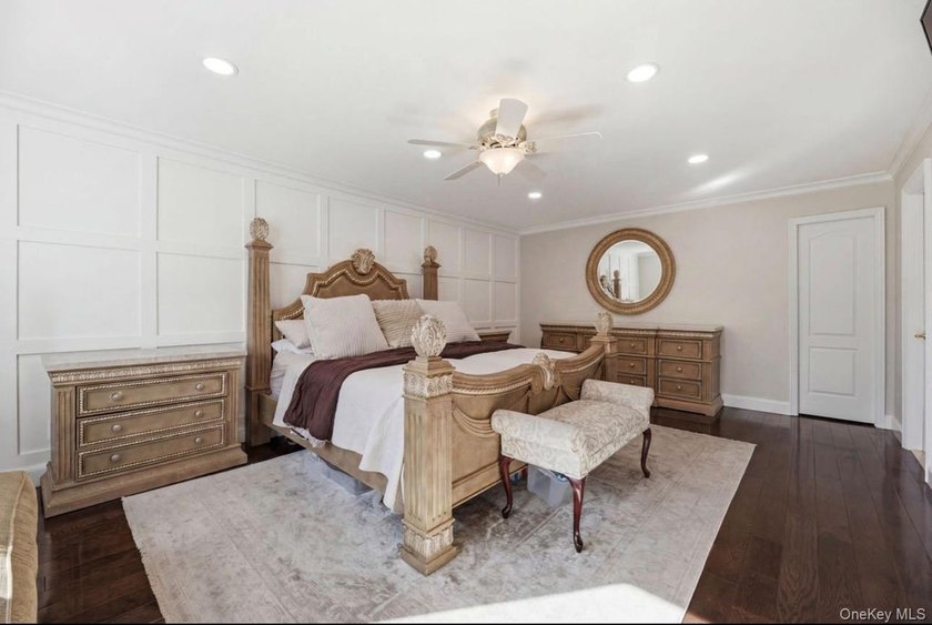 Welcome to 17 Nottingham Way. This expansive unique 5,300 - photo 15