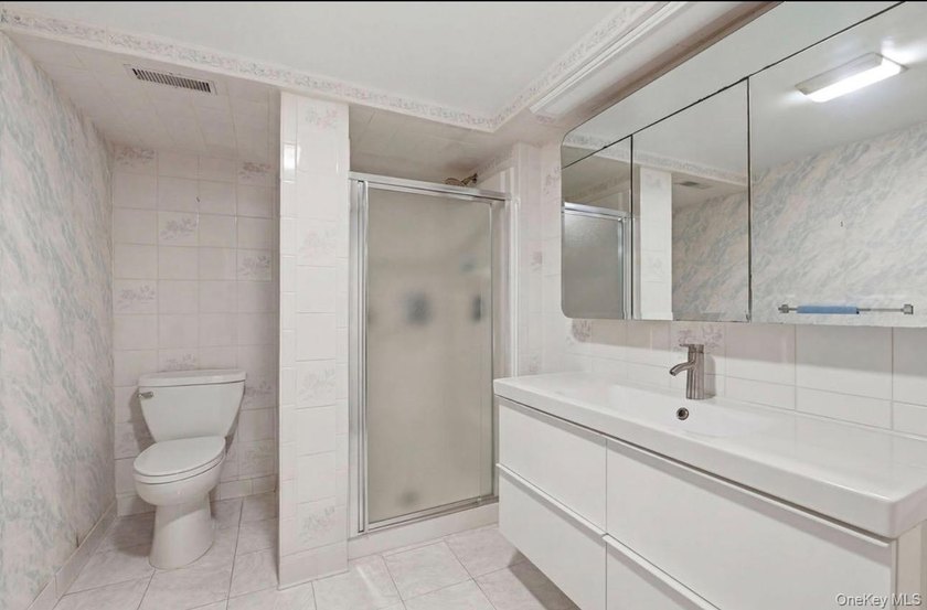 Welcome to 17 Nottingham Way. This expansive unique 5,300 - photo 27