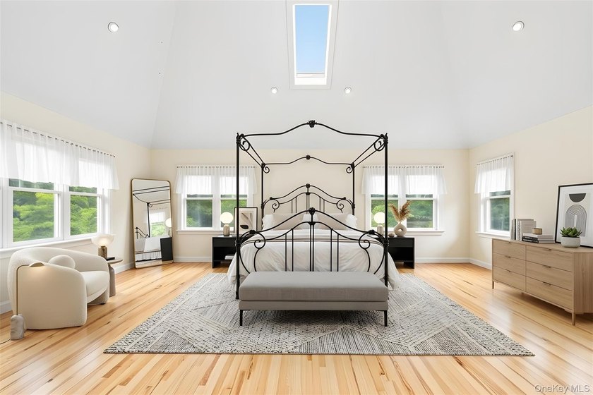 Stunning Hamptons Summer Getaway - A Perfect Blend of Comfort - photo 8