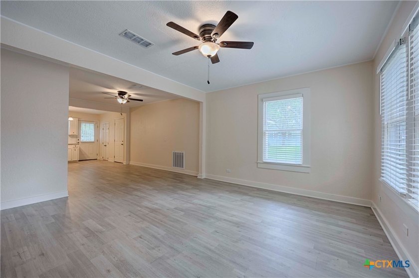 Welcome home to 903 N. Glendale Street in the heart of - photo 2