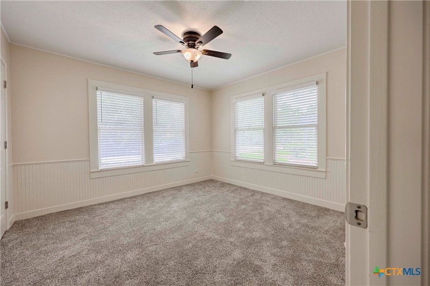 Welcome home to 903 N. Glendale Street in the heart of - photo 9