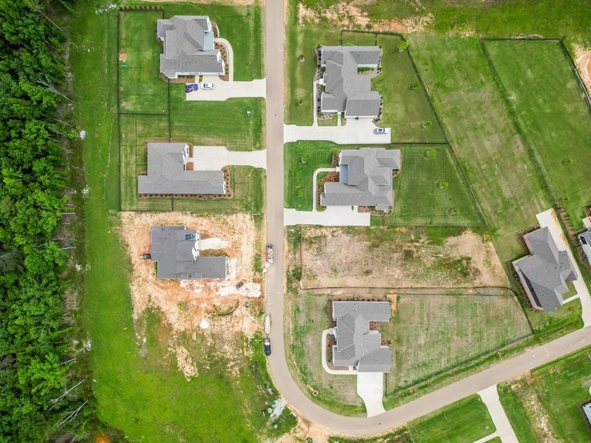 Welcome to The Highlands Phase 12! Build your own dream home on - photo 14