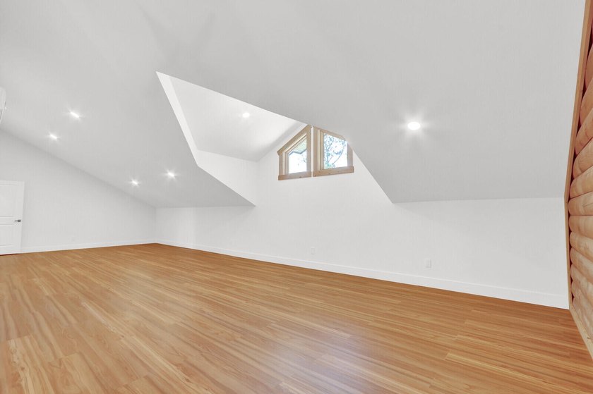 Stunning custom 4BR/3BA POOL home with 2-car garage and nearly 5 - photo 46