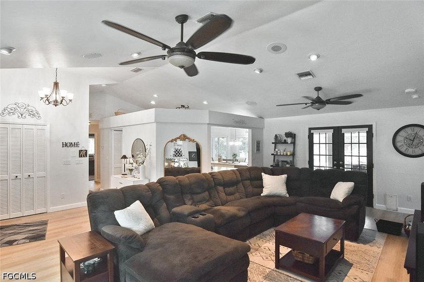 Welcome to your own private compound - a rare 2.5+ acre estate - photo 6