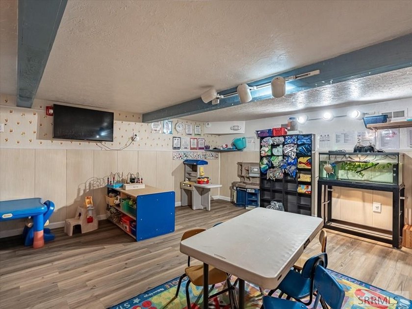 This commercial property is situated in a desirable location and - photo 43