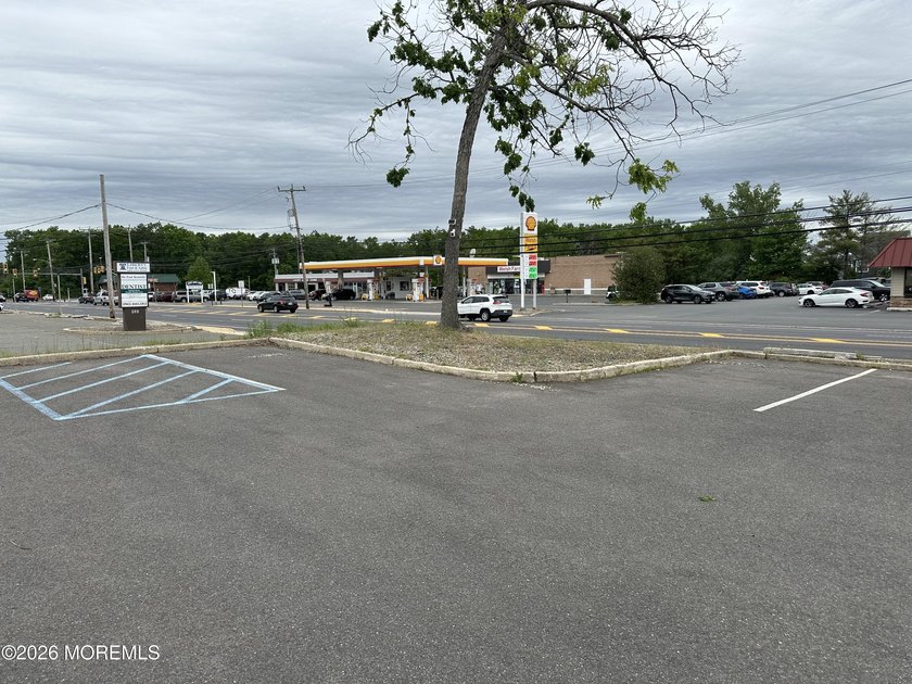 Prime location 3/10th of a mile from Garden State Parkway access - photo 4