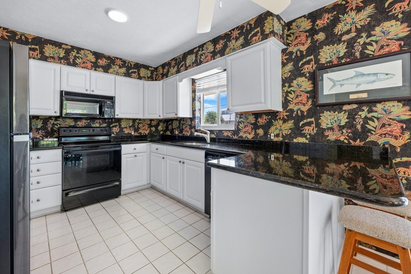 Welcome to an elevated island retreat in the heart of Duck Key - photo 6