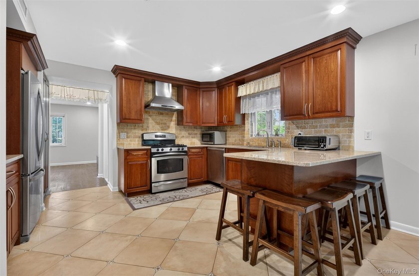Amazing opportunity in the highly desirable Allenwood section of - photo 11